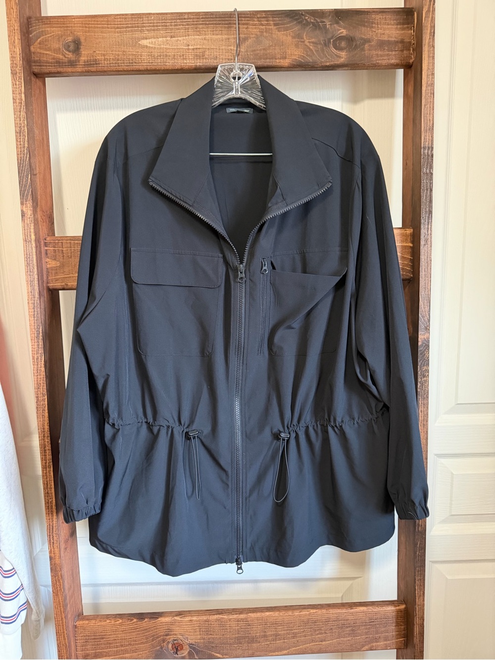 Wander Women’s Black Full/Double-Zip Drawcord Jacket